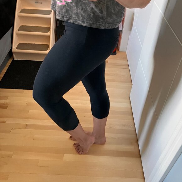 Lululemon Black leggings  3/4 Size 28 - Picture 2 of 2